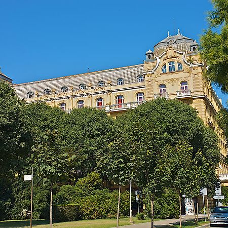 Guest House Hotel Riviera Pula Exterior photo