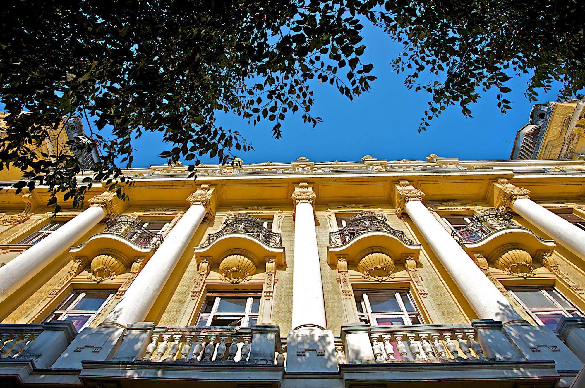 Guest House Hotel Riviera Pula Exterior photo