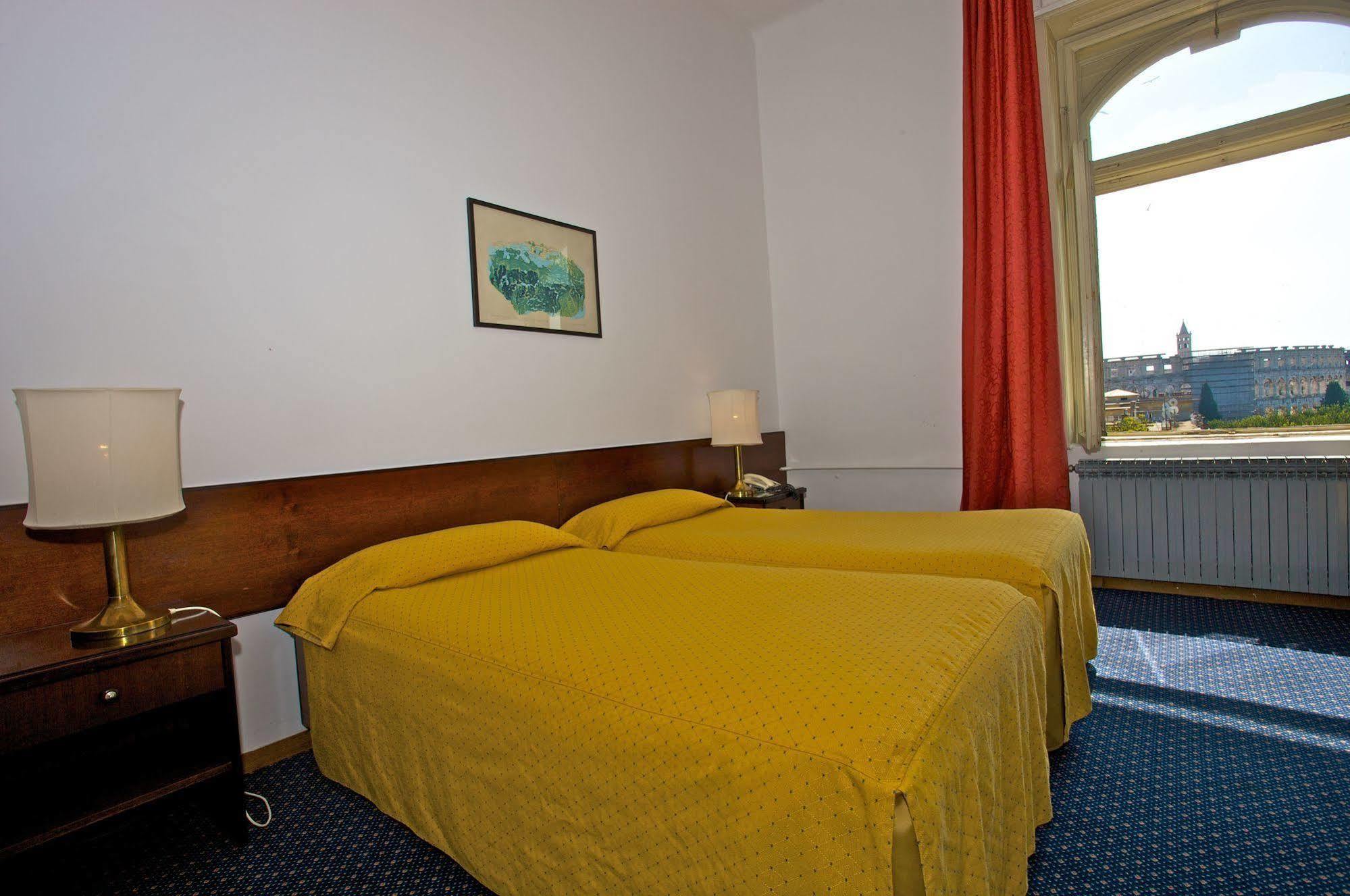 Guest House Hotel Riviera Pula Exterior photo